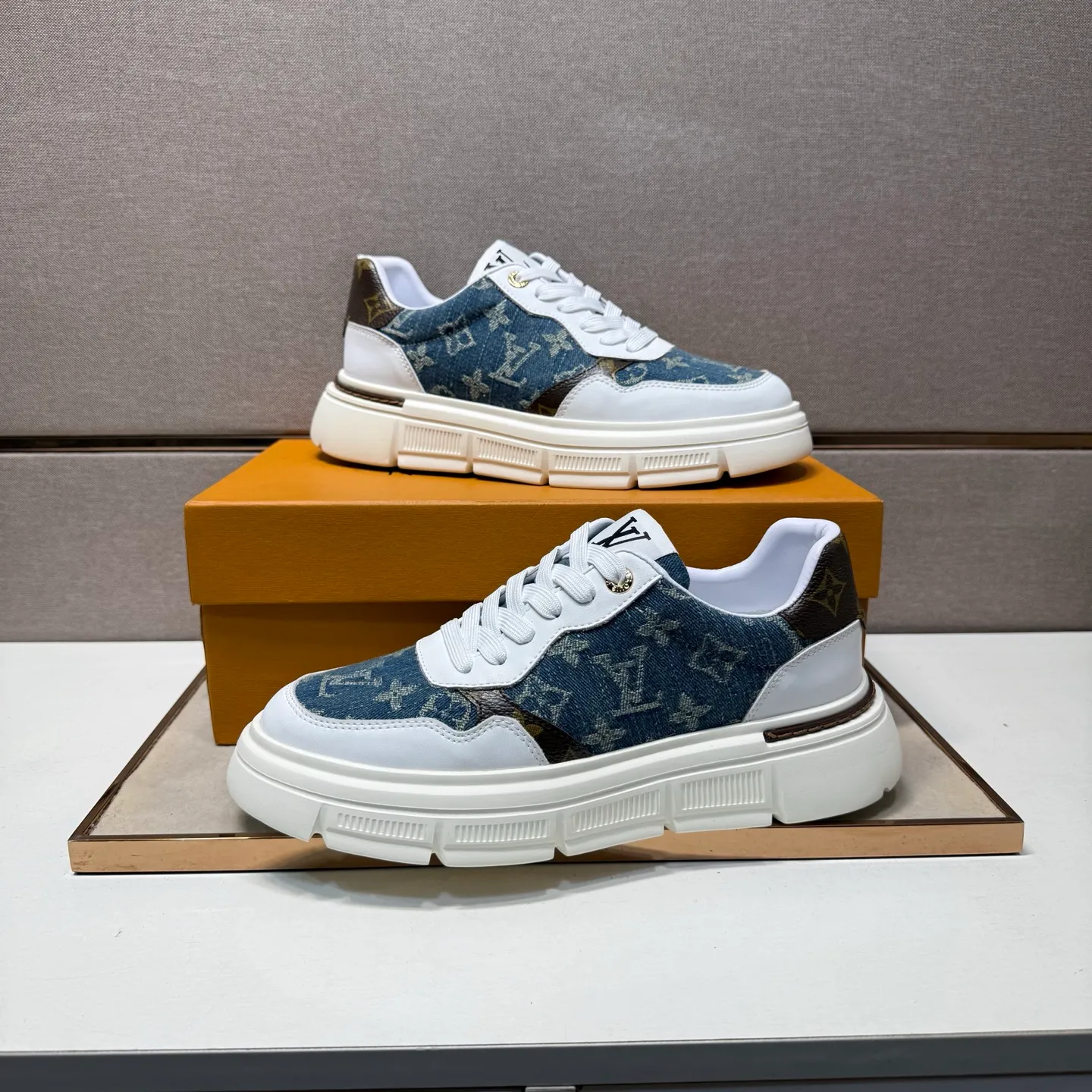 ⬛️Men's shoes 💰p400 [LV～] Men's casual shoes 2025z cabinet sales simultaneously 🔶Size: 38-44#️⃣ 🔷2 colors🔜The upper is made of multi-material splicing➕Genuine leather lining, comfortable and breathable, sole: original comfortable and wear-resistant outsole, ⚠️Real shot📱Photographed🎬The real thing is better📢📢📢